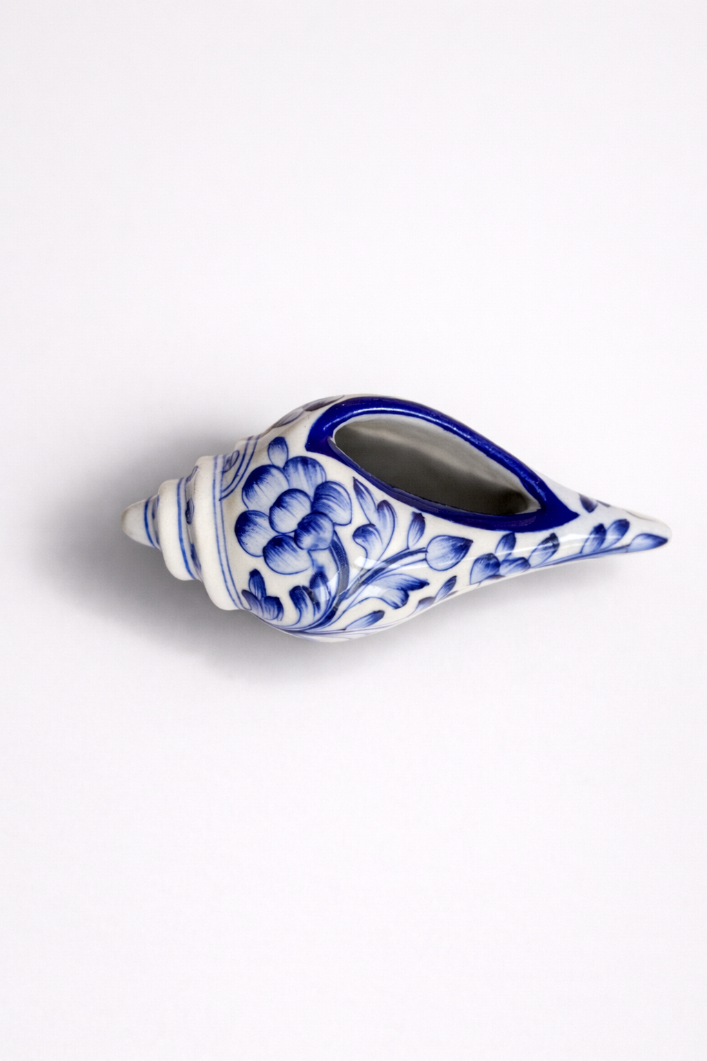 Indigo Shankh (Conch)